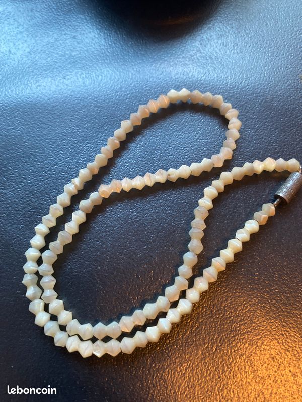 Collier Ancien En Nacre - Élégance Intemporelle - Bijou Vintage
