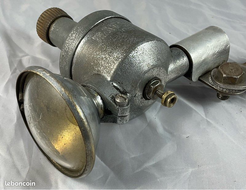 ancienne dynamo de vélo avec phare intégré pas commun