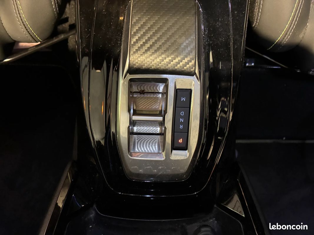 PEUGEOT 2008 1.2 Hybrid 136ch GT - 2024 - 13 500 km - CarPlay - Première main (image 24)