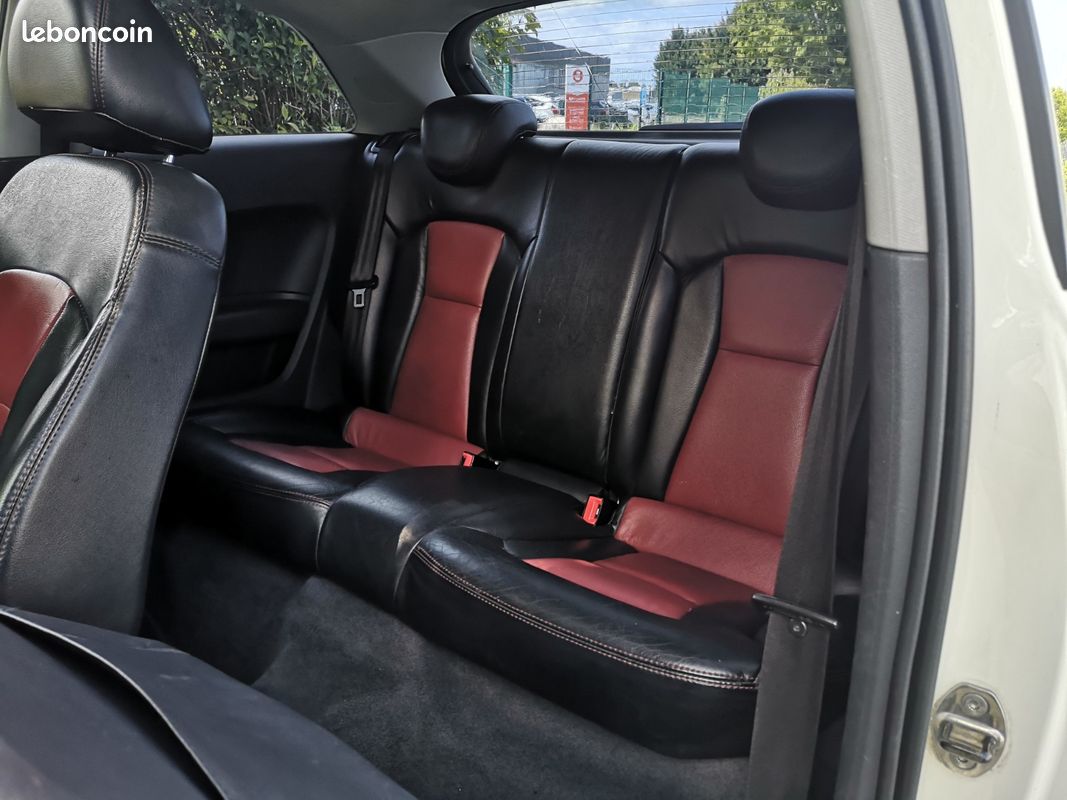 Audi A1 1.6 TDI 105 AMBITION LUXE (image 11)