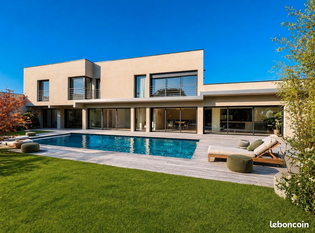 Maison 7 pièces 270 m² · à Cholet · 270 m² · 695 000 €