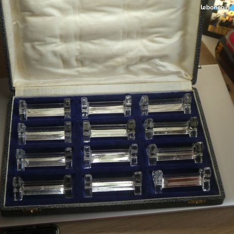Coffret de 12 porte couteaux en cristal uni Maitre Cristallier E