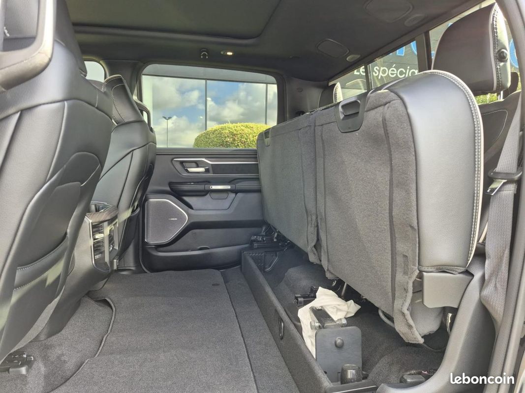 Dodge ram 1500 crew laramie sport night edition (image 15)