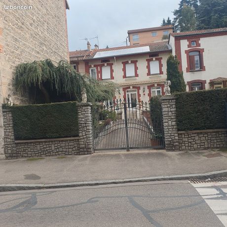 Maison centre d unieux