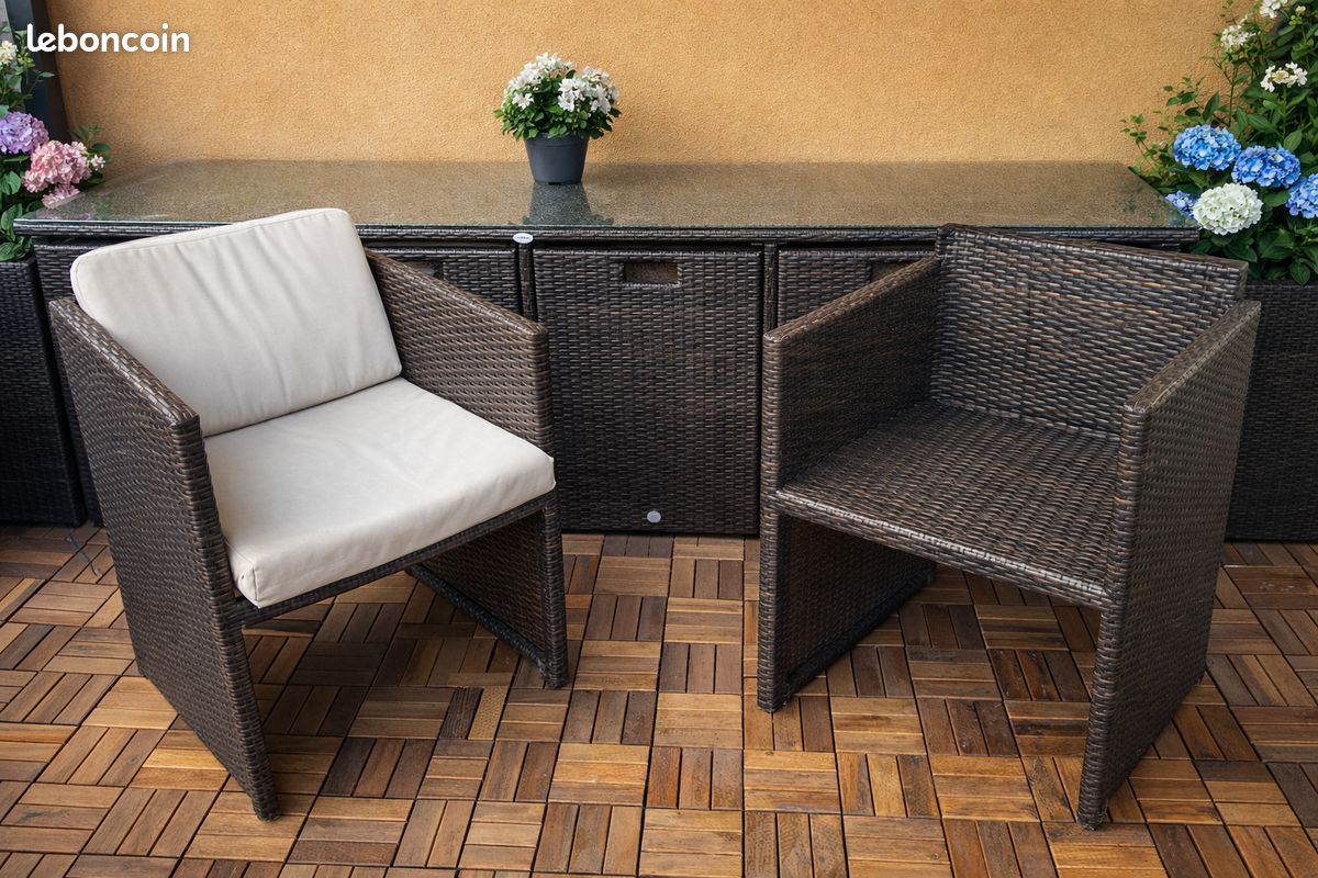 Table de jardin avec 8 chaises encastrables + coussins inclus (image 2)