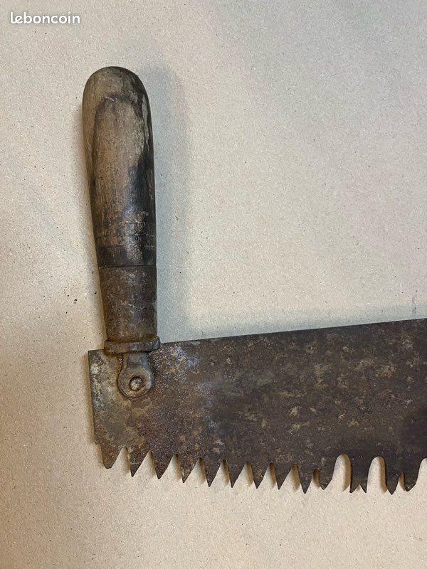 OUTIL ANCIEN PETIT scie a bois ebéniste menuisier art populaire EUR 20 OUTIL ANCIEN PETIT scie a bois ebéniste menuisier art populaire EUR 20
