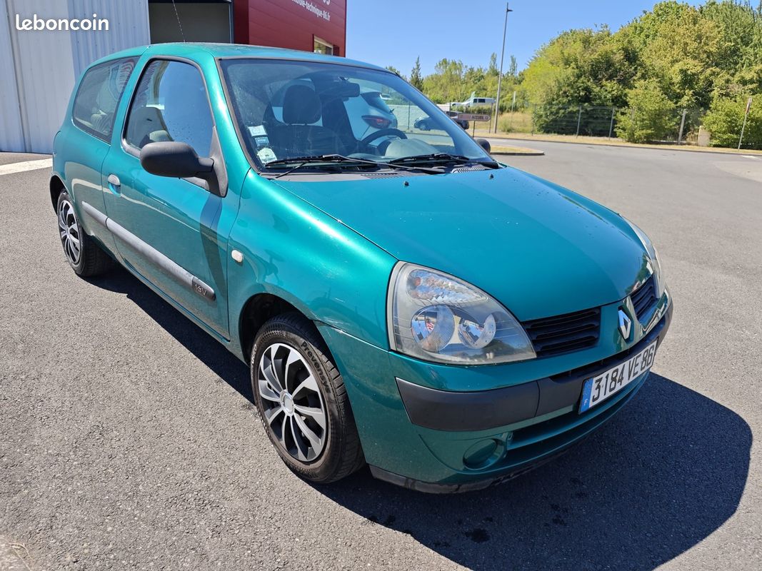 RENAULT Clio 150000KM ESSENCE 3 Portes Phase 2 1.2 i 16V 75CV (image 9)