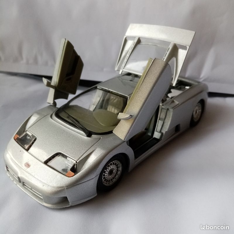 Bugatti 11GB 1/18 Burago – Miniature Neuve Sous Emballage