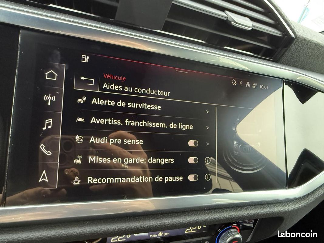 AUDI Q3 45 TFSIe 245 ch S tronic 6 S line (image 28)