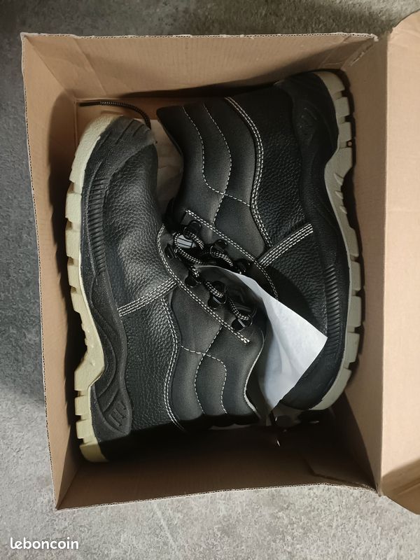 Chaussures de sécurité montante homme (image 1)