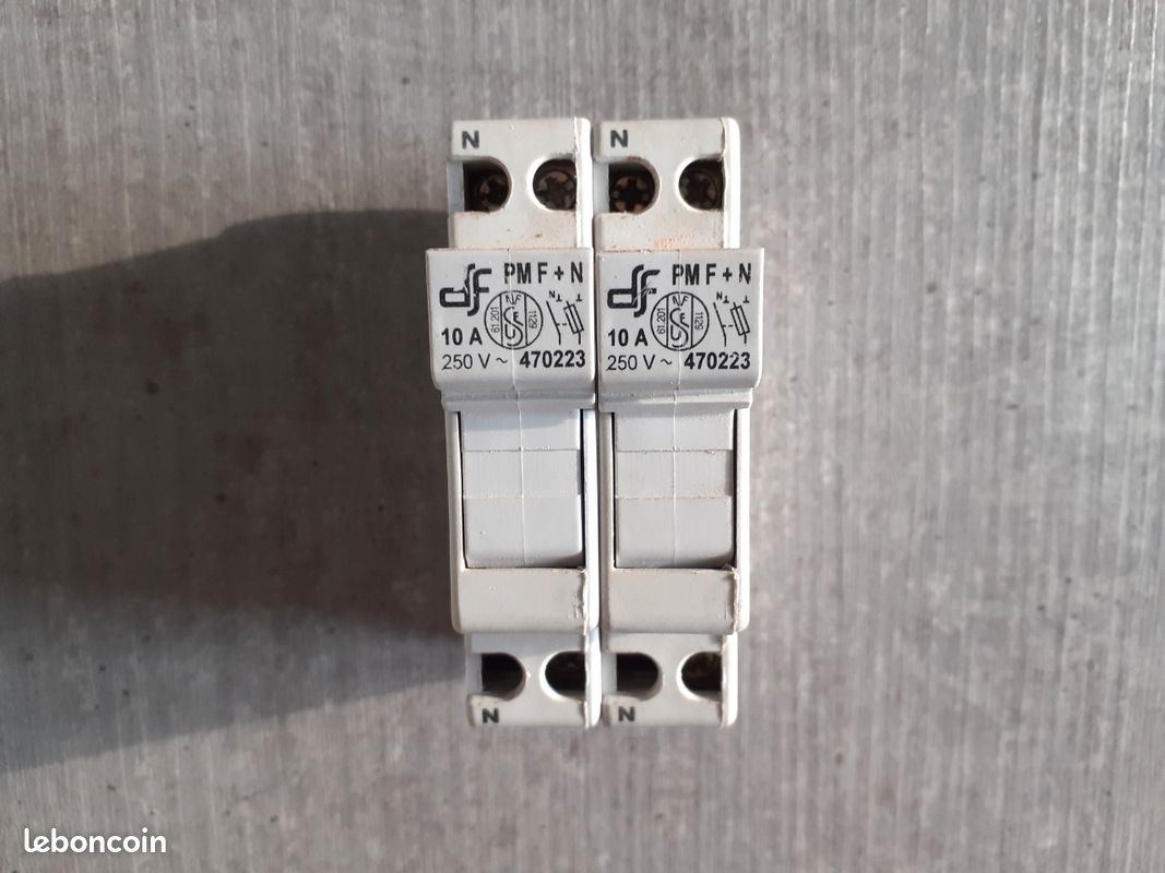 Lot De 2 Porte-fusibles Legrand 23000 – Avec Fusibles Inclus, Porcelaine, Très Bon état (occasion)