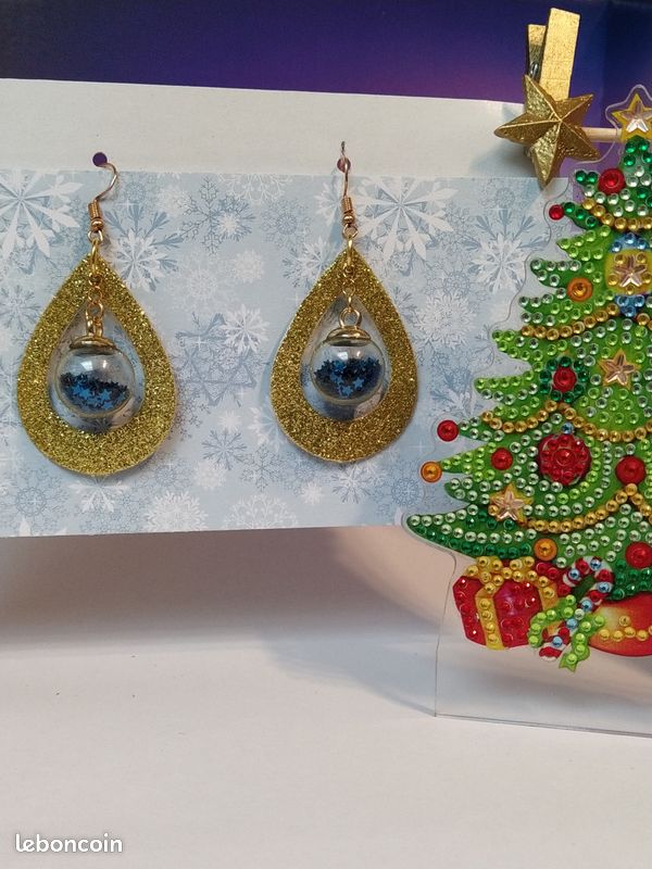 Boucles d'oreilles Noël NEUVES (image 1)
