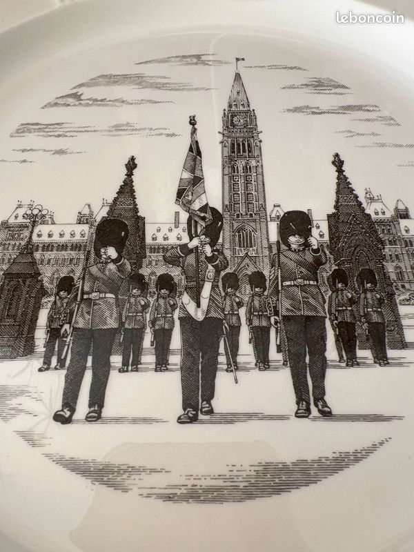 Assiette décorative Wedgwood (image 3)