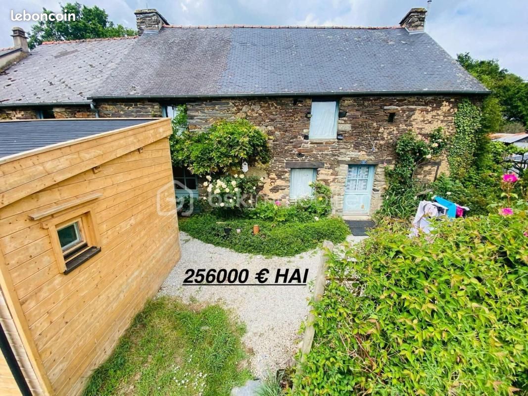 Maison 7 pièces 187 m² · à Loyat · 187 m² · 256 000 €