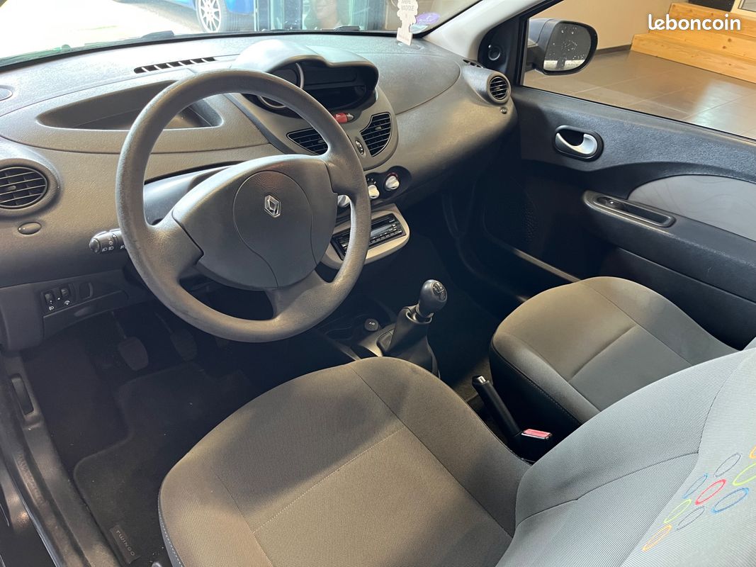 RENAULT TWINGO 1.2 75 AUTHENTIQUe (image 12)