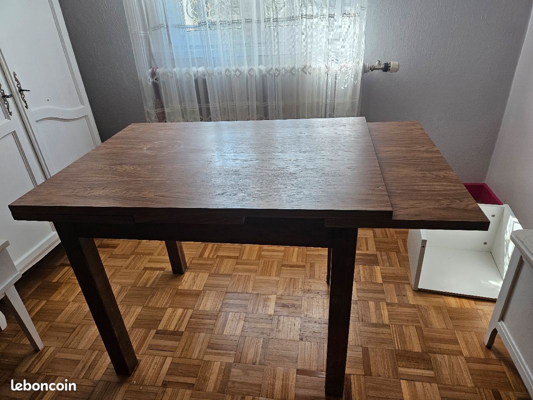 Table et chaises (image 3)