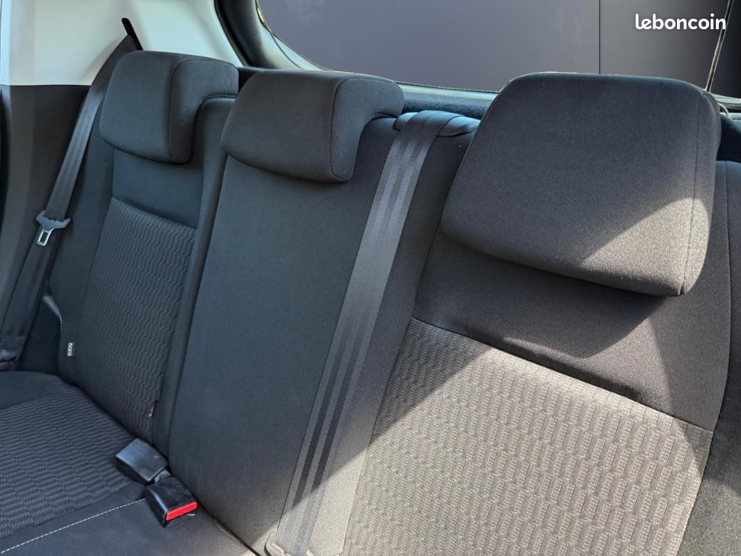 Peugeot 208 1.2 80 ch Active Business Start & Stop /Courroie neuve/CarPlay/Clim/Radar recul/Régul... (image 11)