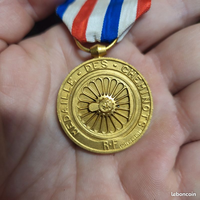 Ancienne médaille des cheminots (image 3)