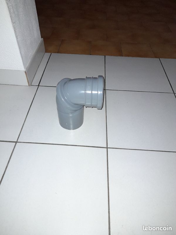 Évacuation Pvc pour wc suspendu geberit avec lèvre (image 2)