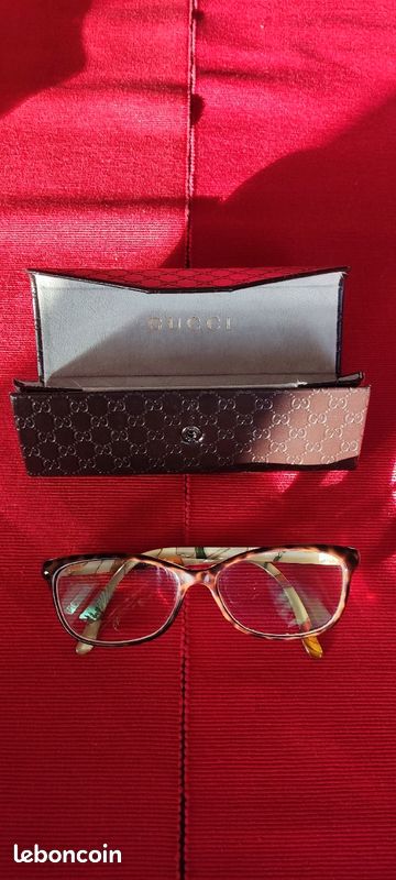 Véritable monture de lunettes,étui rigide Gucci Accessoires