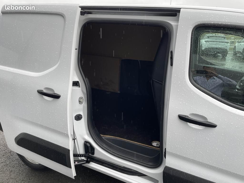 PEUGEOT PARTNER long 950KG 1.5 BlueHDi S&S - 100 3pl III FOURGON Pack Asphalt Connect XL (image 6)
