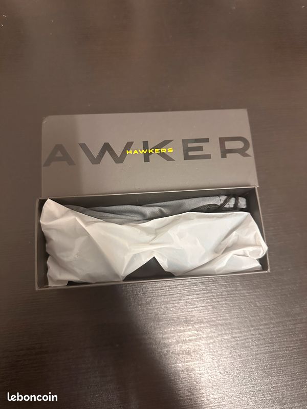 Lunettes de soleil Hawkers – Femme – Noir – Original avec documents (image 4)