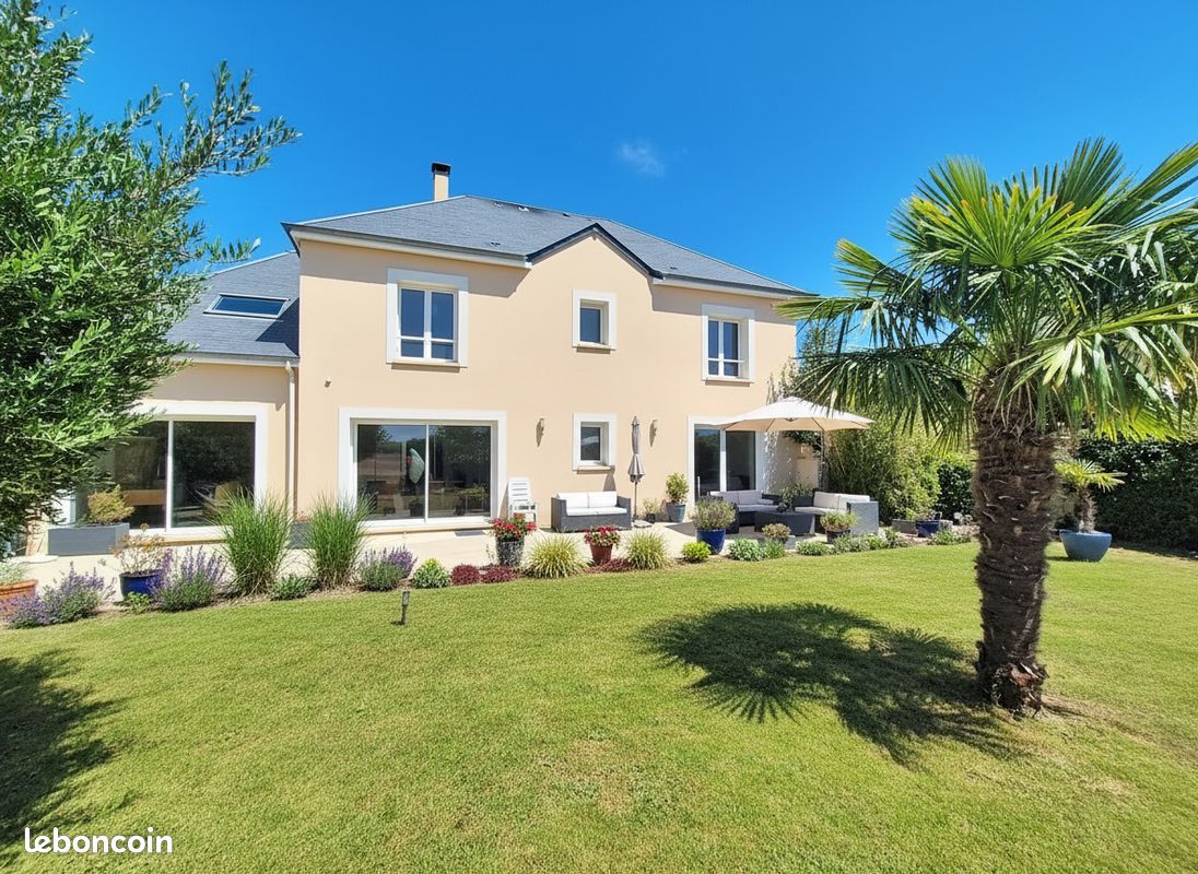 Maison 8 pièces 235 m² · à Biéville-Beuville · 235 m² · 757 000 €