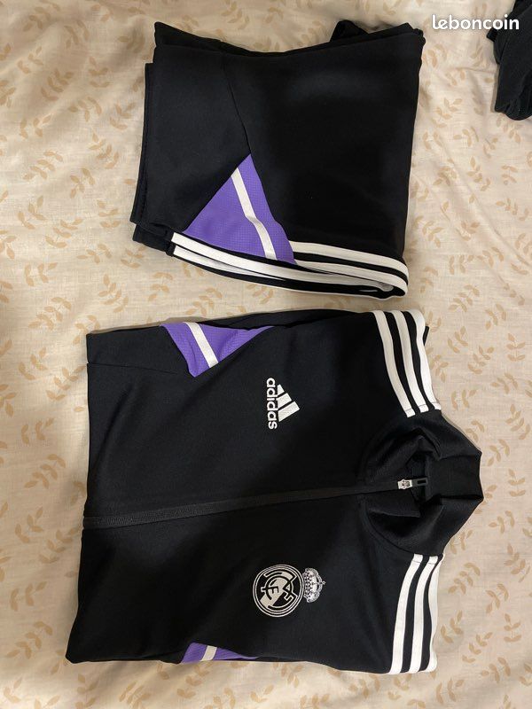 Survêtement Réal Madrid 2021-2022 taille M acheté sur la boutique