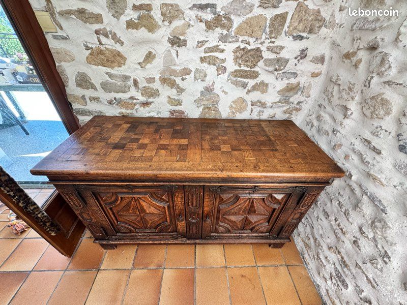 Buffet ancien en chêne sculpté (image 2)
