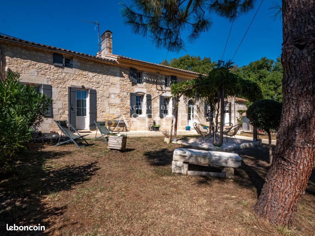 Maison 7 pièces 229 m² · à Galgon · 229 m² · 498 000 €