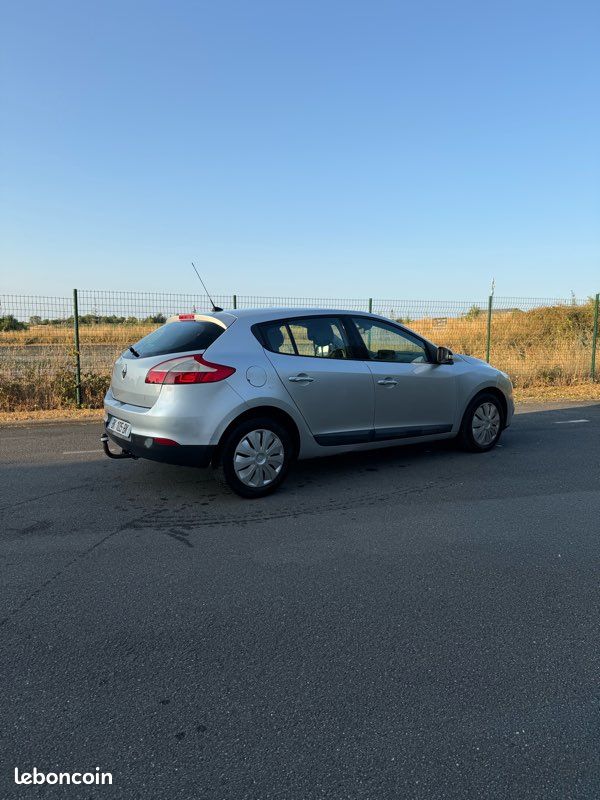 Renault Mégane 3 1.5 DCI 90cv Expression (image 2)