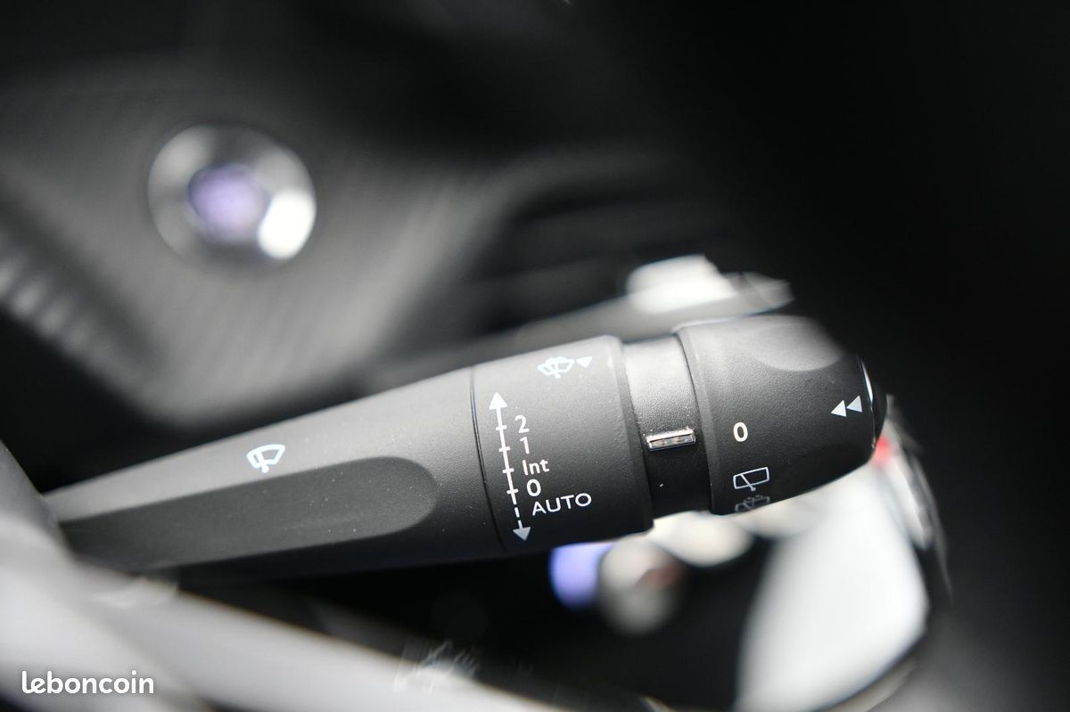 PEUGEOT 208 PureTech 100 S&S BVM6 Allure (image 22)