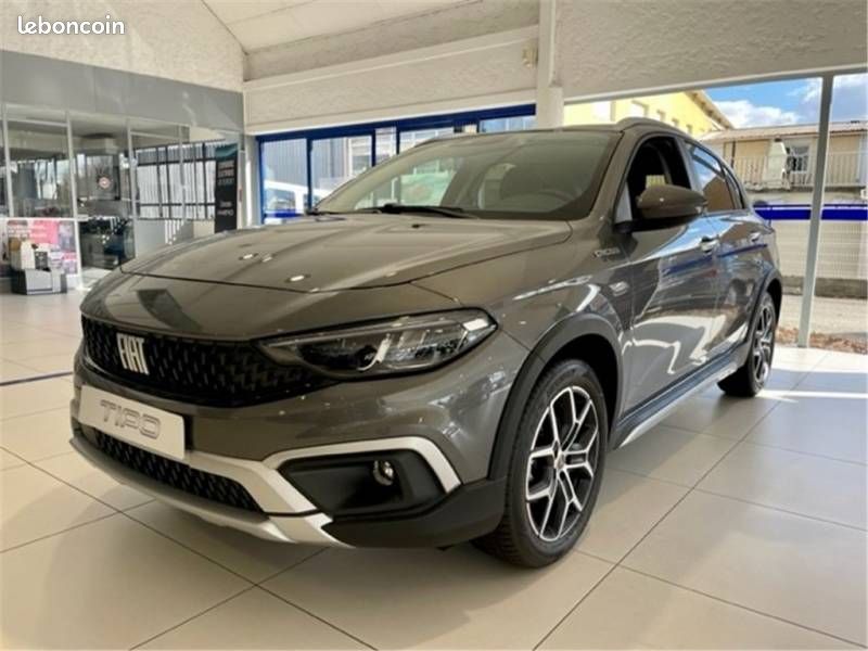 Fiat Tipo Cross 5 Portes 1.6 Multijet 130 ch S&S Plus (image 1)