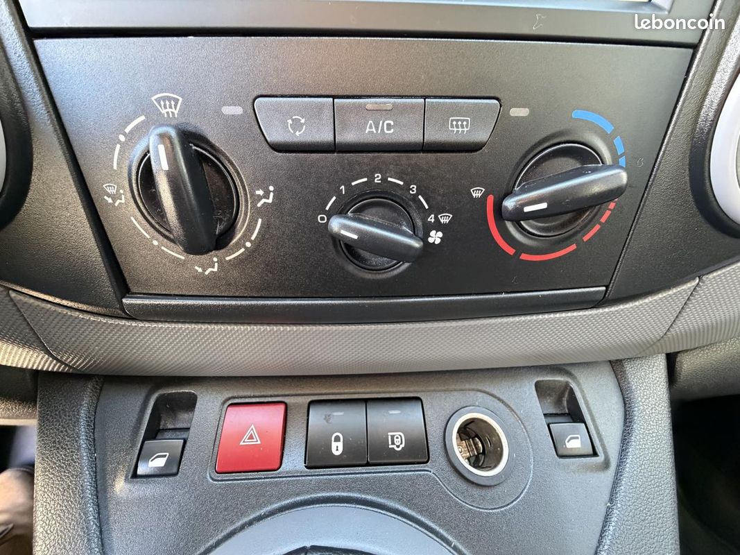 CITROEN BERLINGO 1.6 BlueHDi - 75 III FOURGON Fourgon M Club 1000 kg PHASE 1 (image 14)