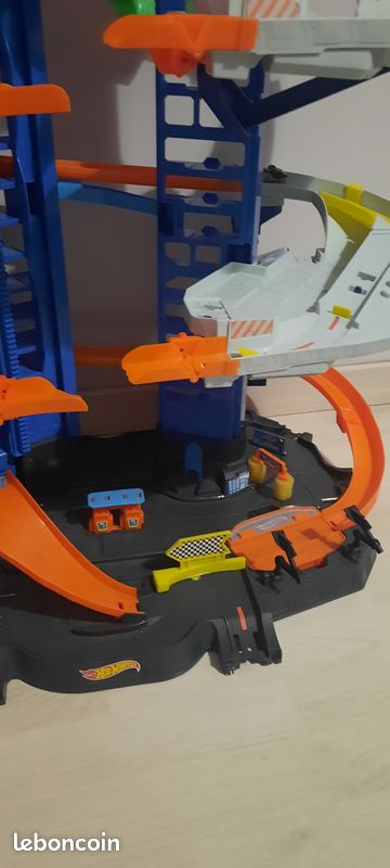 Garage hot wheels (image 1)