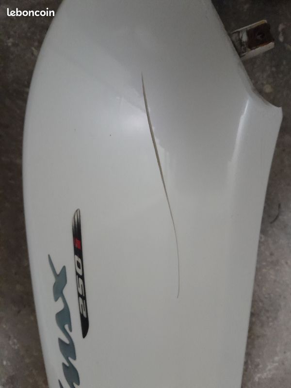 X-Max YP250R année 2009 carénage latéral droit (image 2)