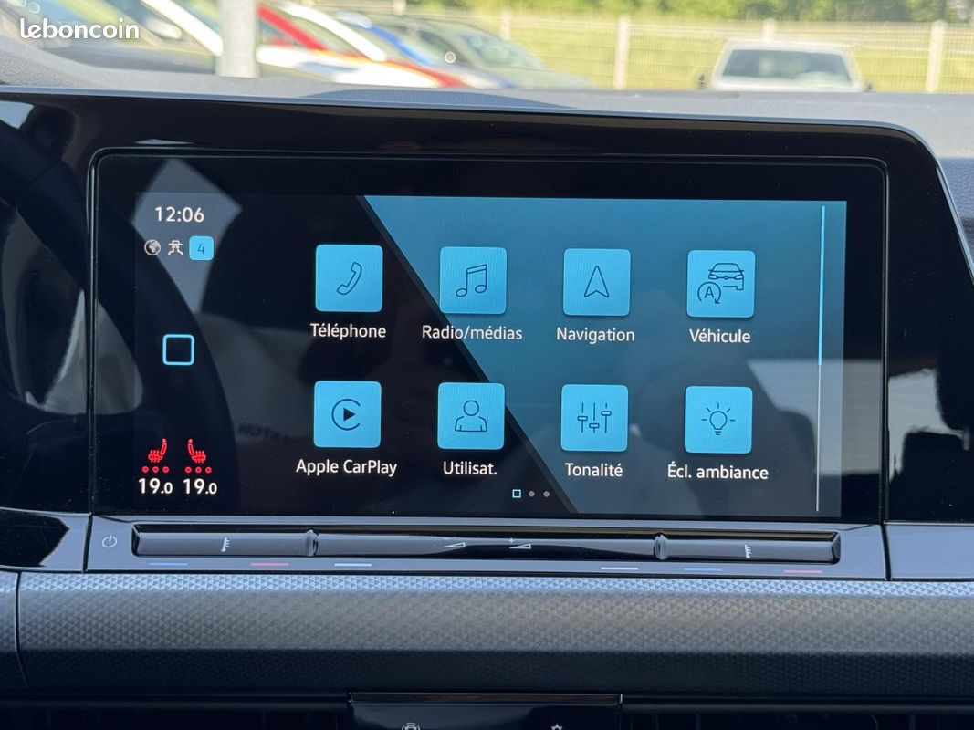 VOLKSWAGEN GOLF 8 VIII 2.0 TDI 116ch DSG 7 Active Pano Matrix Navi CarPlay Acc Siege Chauffant (image 24)