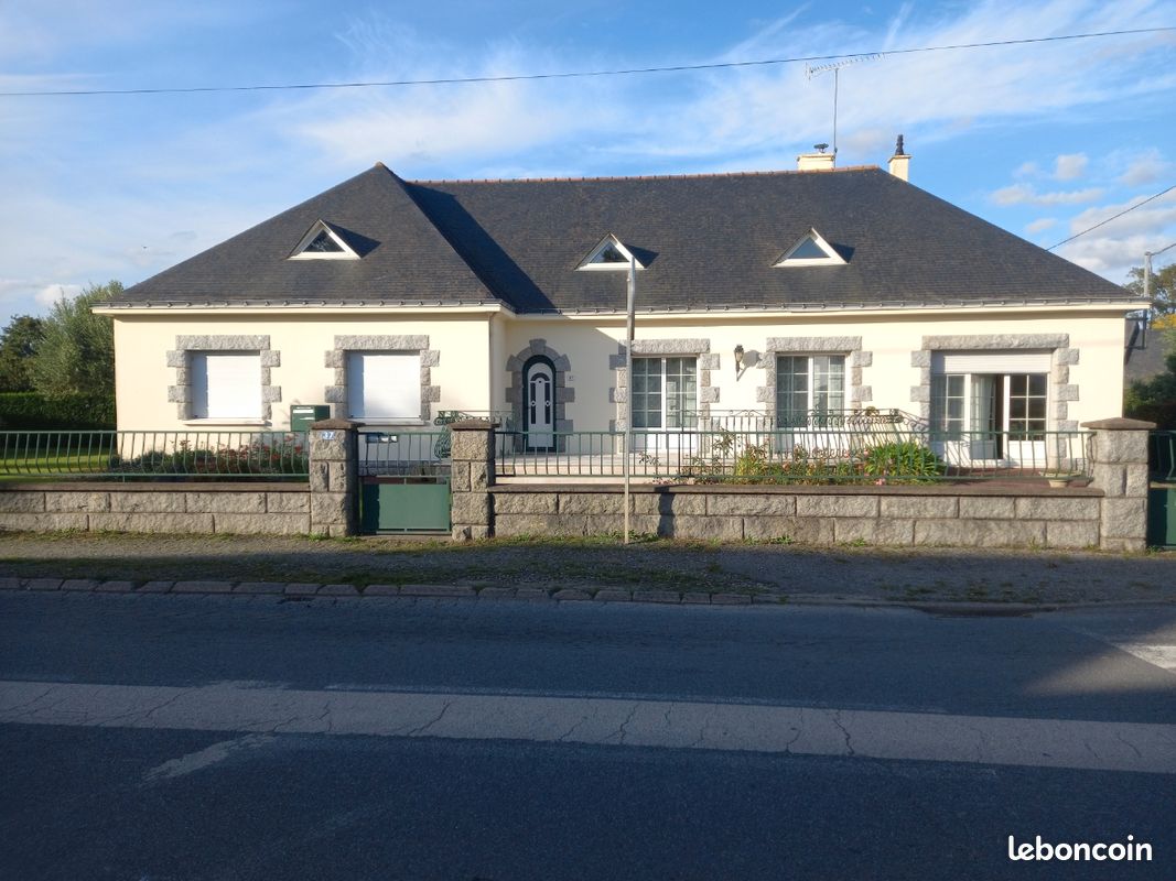 Maison 8 pièces 195 m² · à La Chapelle-des-Marais · 195 m² · 270 000 €