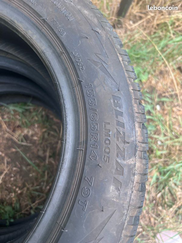 Pneus neige BLIZZAK 155/65R14 (image 3)