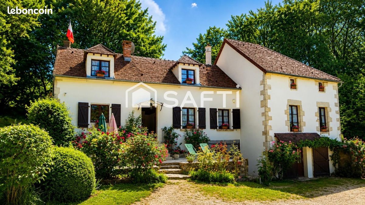 Maison 5 pièces 205 m² · à Cessy-les-Bois · 205 m² · 456 000 €