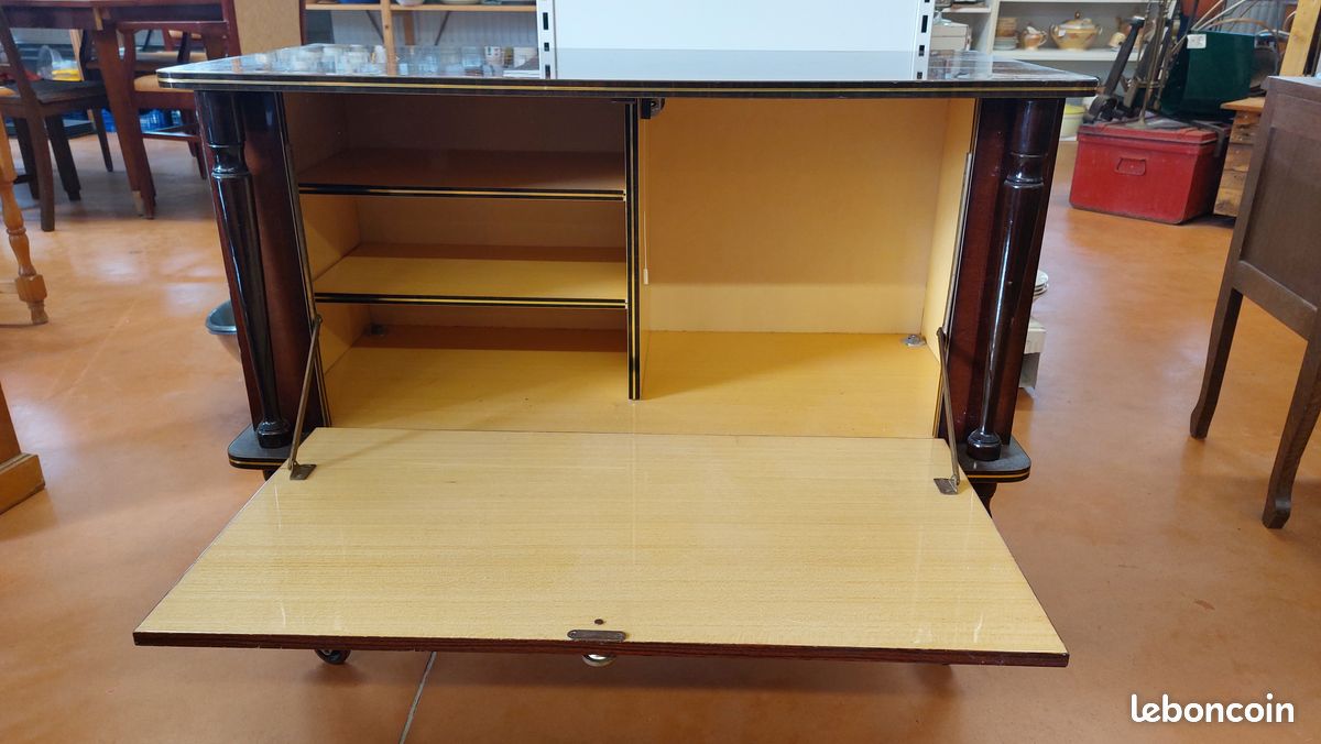 Meuble bar vintage sur roulettes (image 2)