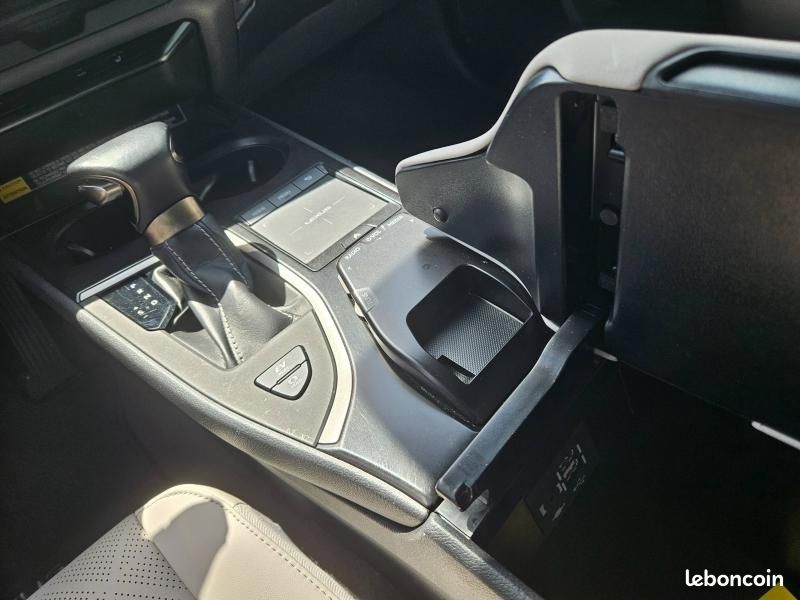 Lexus UX 250h 2WD Luxe Plus MY22 (image 16)