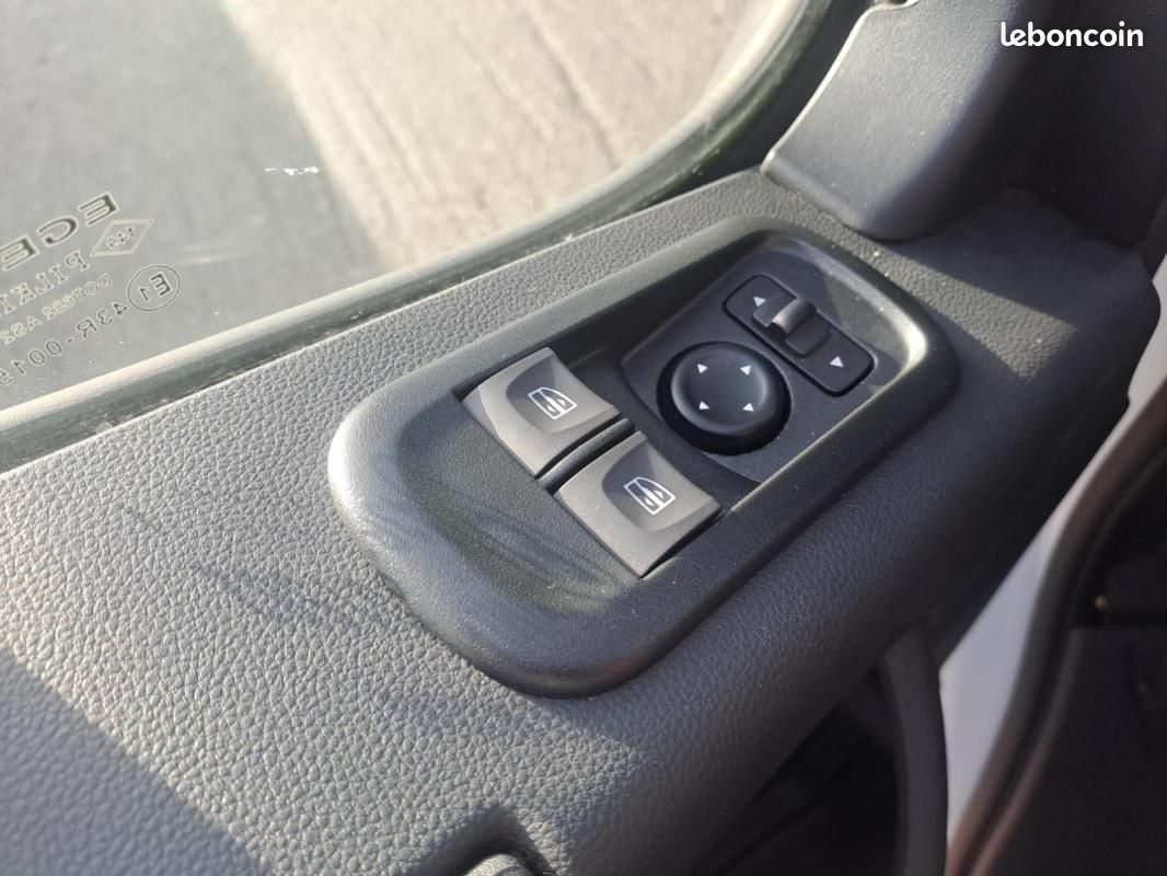 Renault Master CHASSIS CABINE CC PROP RJ3500 L2 PAFC BLUE DCI 130 EURO VI CONFORT (image 9)
