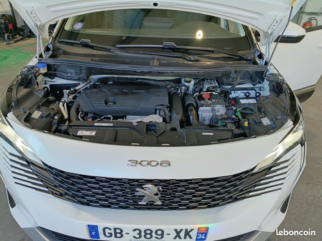 PEUGEOT 3008 Hybrid 225 e-EAT8 Allure Pack (image 23)