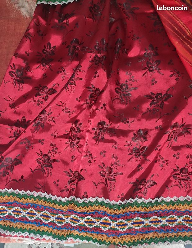Robe kabyle femme traditionnelle Algérienne rouge (image 4)