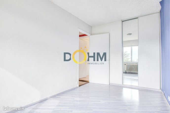 https://img.leboncoin.fr/api/v1/lbcpb1/images/10/9f/f9/109ff9dd8e1bd7a373cb4e39adc8514821a03a46.jpg?rule=ad-image