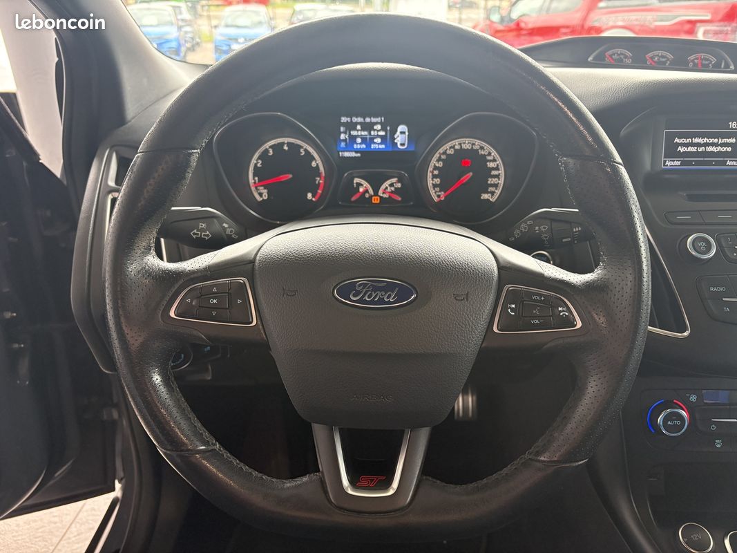 Ford FOCUS 2.0 ECOBOOST 250CH STOP&START ST (image 11)