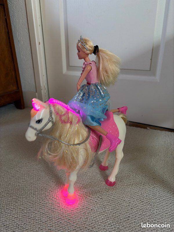 Barbie Princesse Adventure – Poupée Blonde Et Cheval Magique, Lumières, Sons, Mouvements, Dès 3 Ans – GYK64