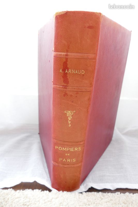 Livre POMPIERS DE PARIS Chef de bataillon Arnaud (image 1)