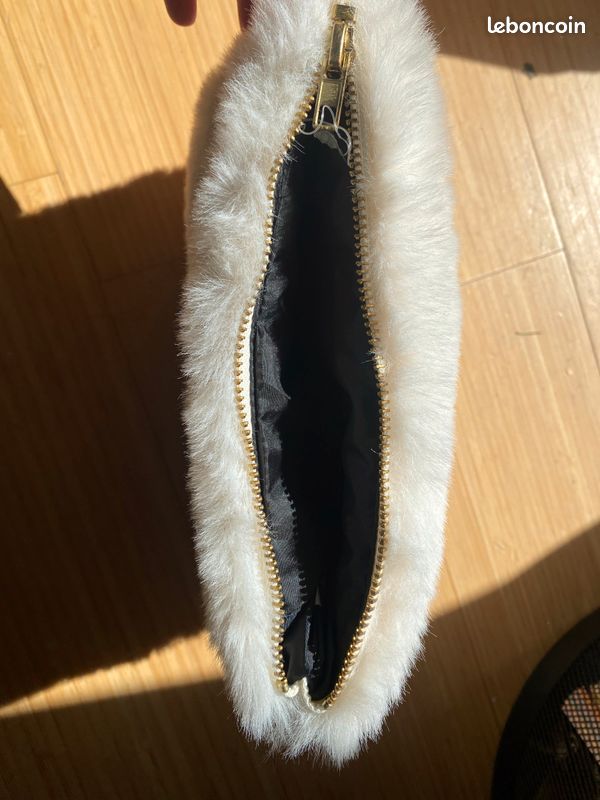Pochette pilous blanche (21cm) (image 2)